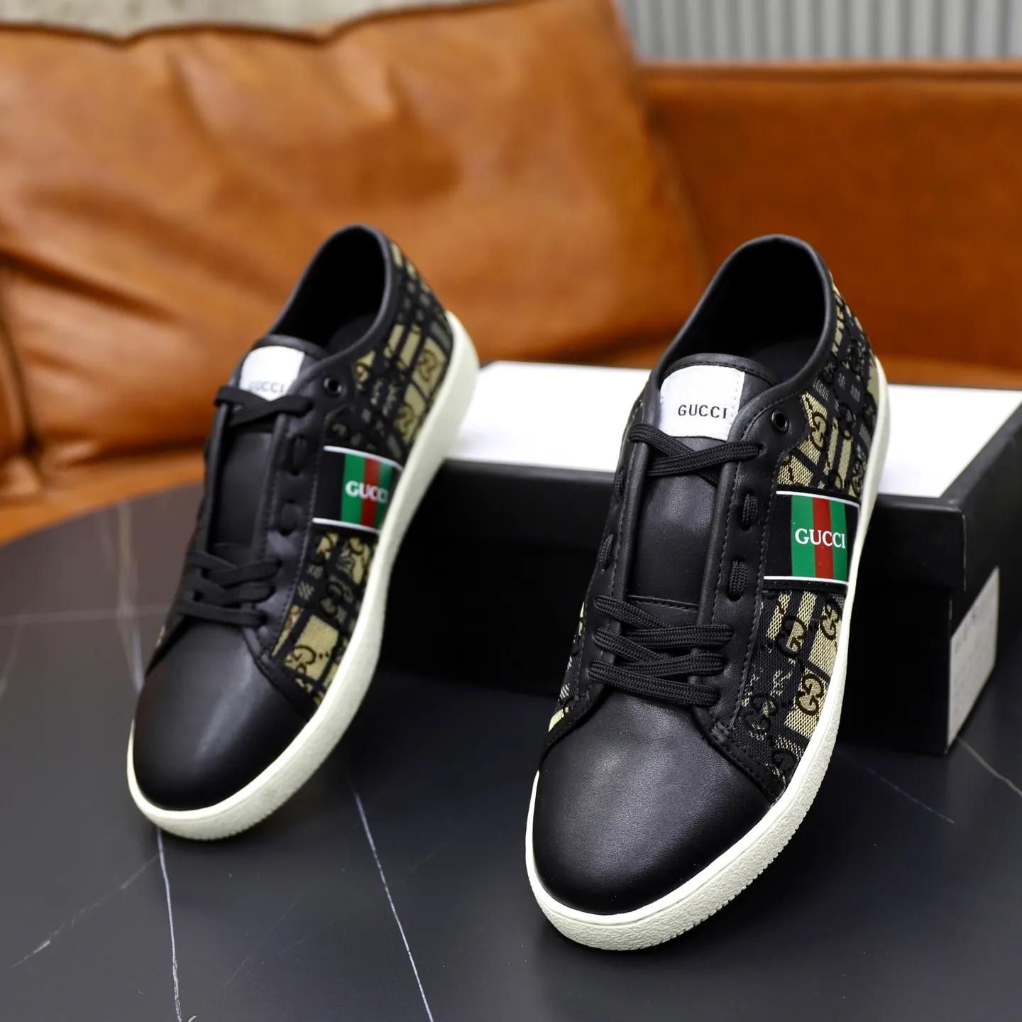 Ex-factory price: 400💰🙅‍♂️🙅‍♂️🙅‍♂️ Brand: GUCCI Standard code: 38-44 (45 customized) Grade: Same as the official website Material: Original material splicing Comfortable and breathable lining Lightweight and wear-resistant sports outsole Style category: Men's fashionable casual shoes Running sneakers Distinguished luxury brand elements Top luxury Color: actual picture color